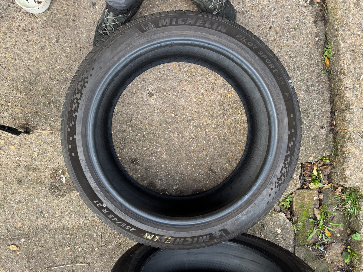 255 45 21 106W Michelin Pilot Sport EV Tyre | 255/45/21 POL Tyre | 5.5mm 2024