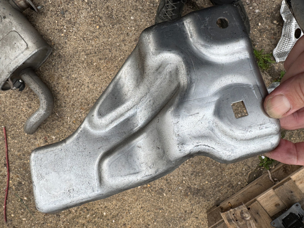 AUDI A5 Avant Rear Right Crash Bar Holding 8B3807330 2025