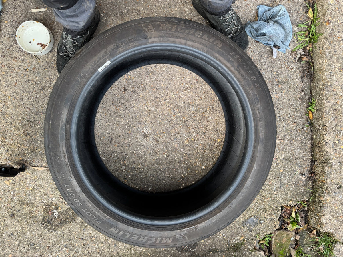 255 45 21 106W Michelin Pilot Sport EV Tyre | 255/45/21 POL Tyre | 5.5mm 2024