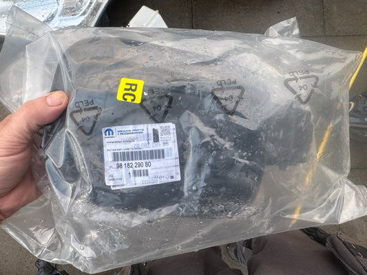 เบ้าฝาถังน้ำมัน Peugeot แท้ 308 T9 2013-2021 98 182 290 80 ของใหม่