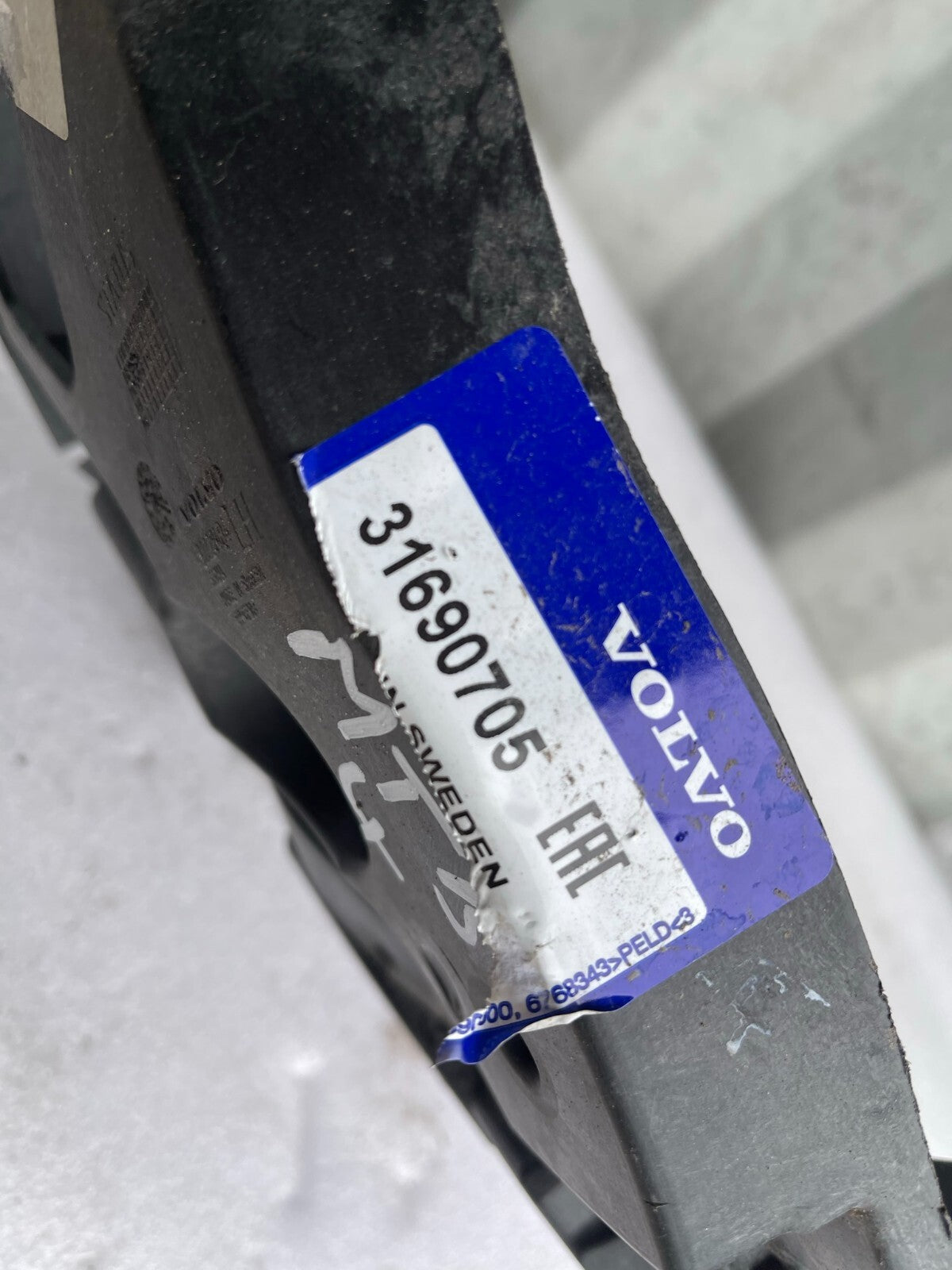 OEM VOLVO XC40 MK1 BREKET BUMPER BELAKANG KIRI 31690705 GENUINE (KLIP HILANG)