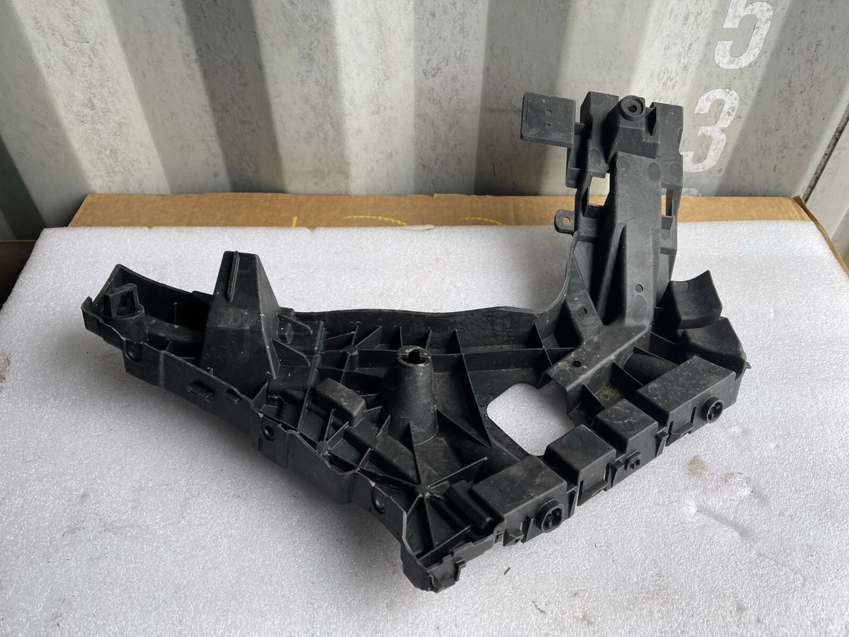 OEM VOLVO XC40 MK1 BREKET BUMPER BELAKANG KIRI 31690705 GENUINE (KLIP HILANG)