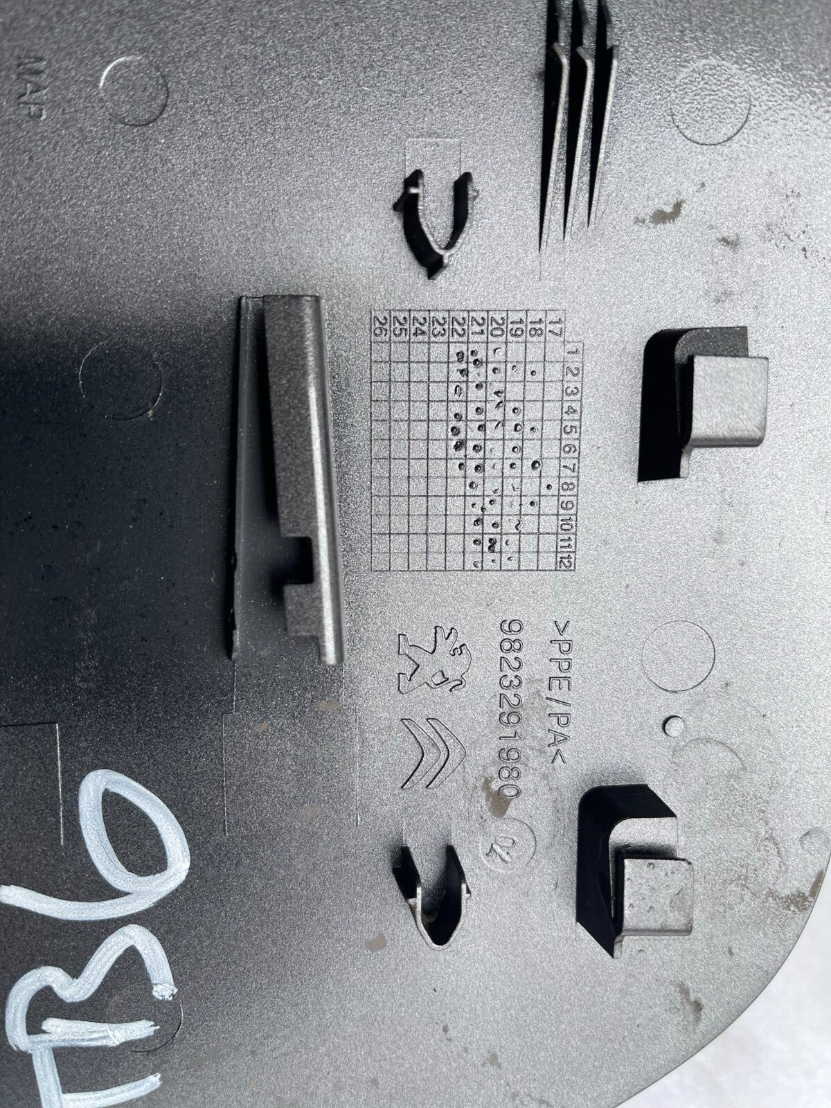 2022 PEUGEOT 208 FUEL FILLER FLAP COVER 9823291980 GREY