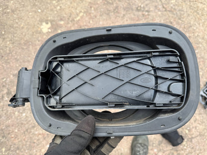 Genuine Range Rover L460 22  PHEV Charge Port Housing Flap Door LR165473