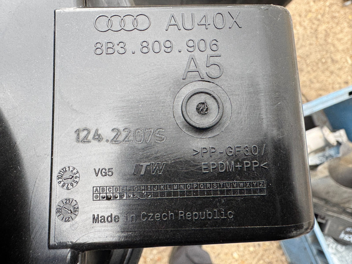 Audi A5 2025 Fuel tank door cap 8B3809906 Petrol