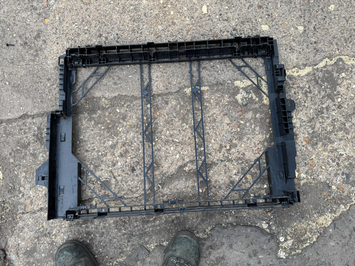 VOLVO XC90 MK2 A/C Condenser Frame 31657685 GENUINE Damaged