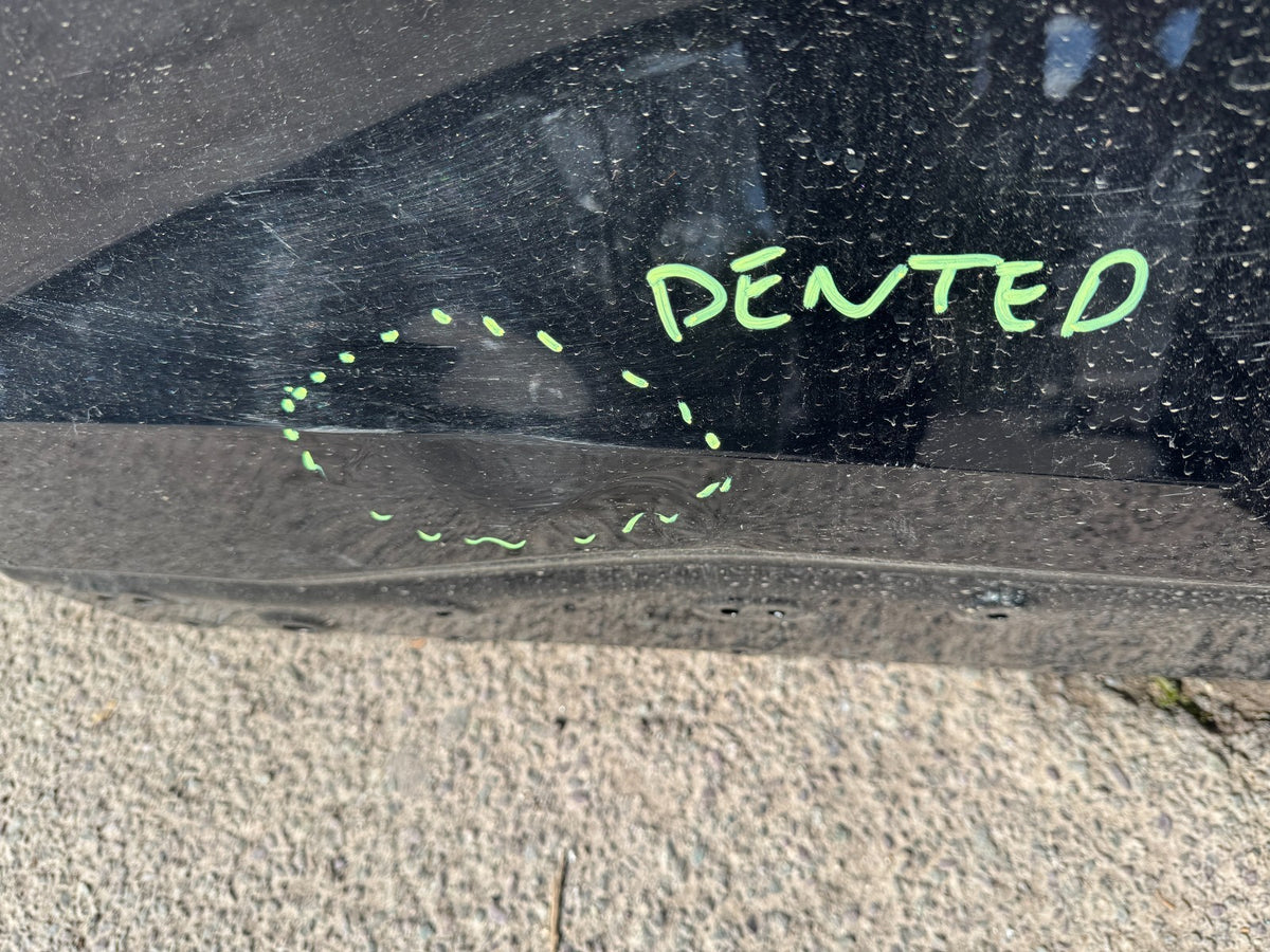 VOLVO EX30 2025 REAR DOOR RIGHT SMALL DENT BARE