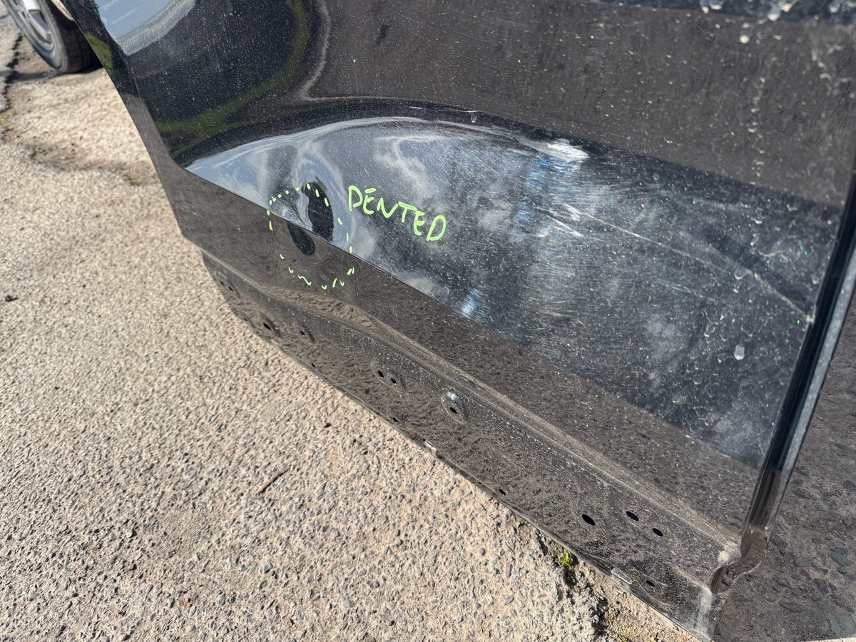VOLVO EX30 2025 REAR DOOR RIGHT SMALL DENT BARE
