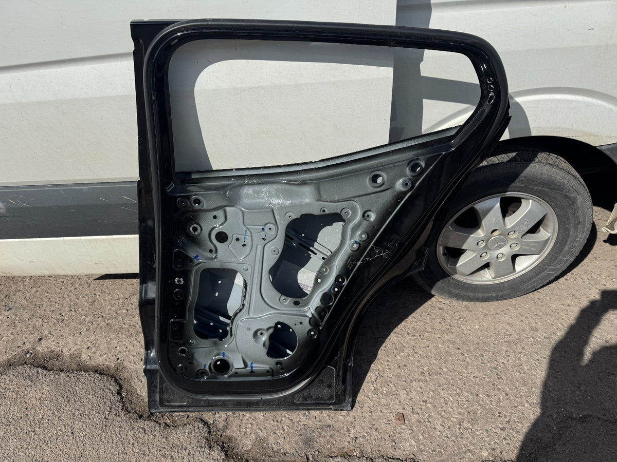 VOLVO EX30 2025 REAR DOOR RIGHT SMALL DENT BARE