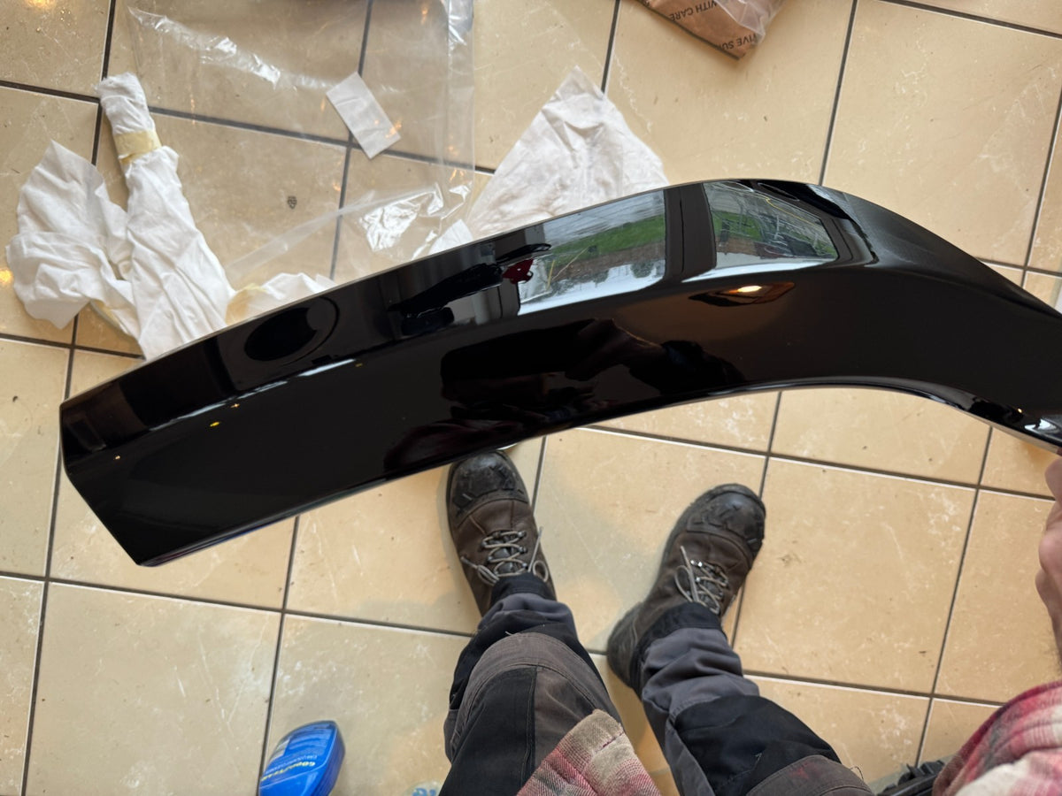 2026 LAND ROVER DEFENDER L663 110 LIST OVER FENDER BELAKANG KIRI 2020 ke atas L8B2290E23