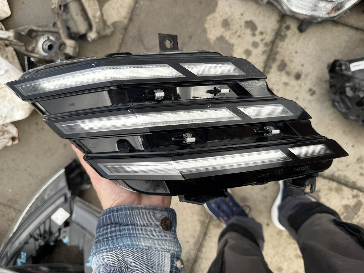PEUGEOT 3008 5008 E-3008 2023-2026 LEFT FRONT LED DRL 9839799380 SPARES