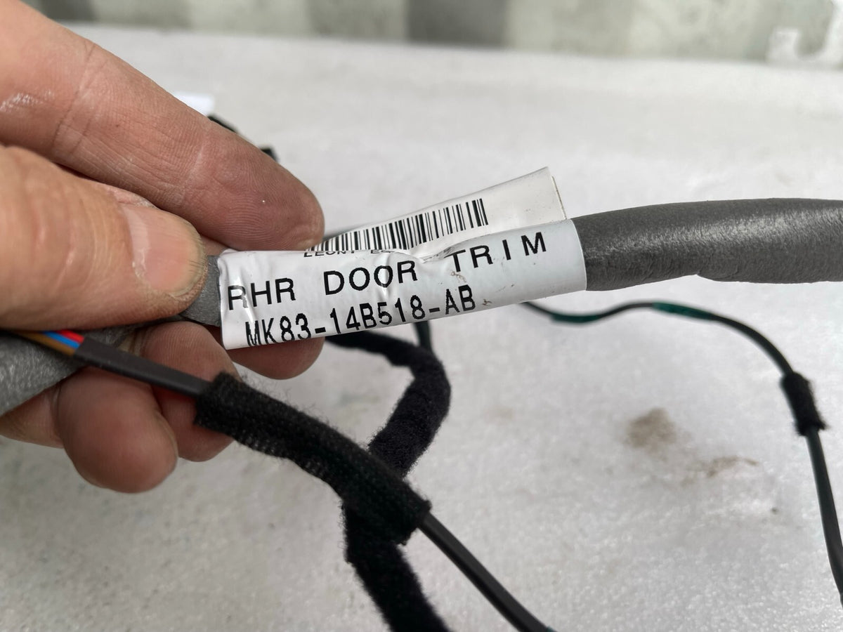 2020 Jaguar F Pace RHR Door Trim Wiring X761 MK83-14B518-AB