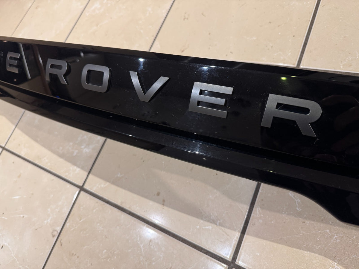DARI PLAT 2025 Lampu Bagasi Belakang Range Rover Velar N8A215C436AD L560