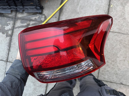 MITSUBISHI OUTLANDER MK3 2015-2021 RIGHT REAR OUTER TAIL LIGHT LED W2869