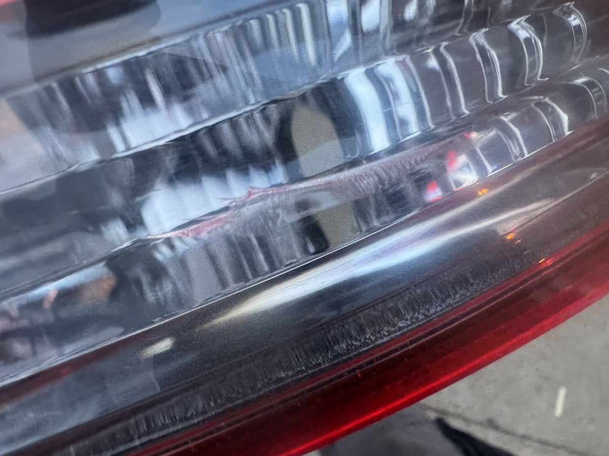 MITSUBISHI OUTLANDER MK3 2015-2021 RIGHT REAR OUTER TAIL LIGHT LED W2869