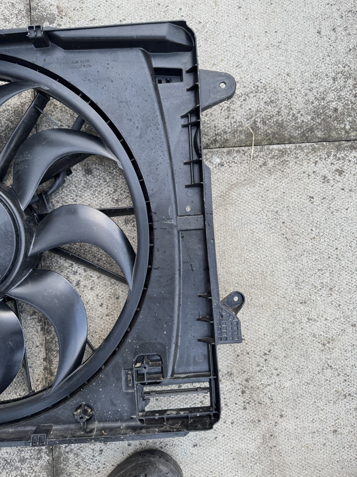 FORD KUGA MK3 2020-2026 RADIATOR COOLING FAN LX61-8C607-AC CRACKED SHROUD