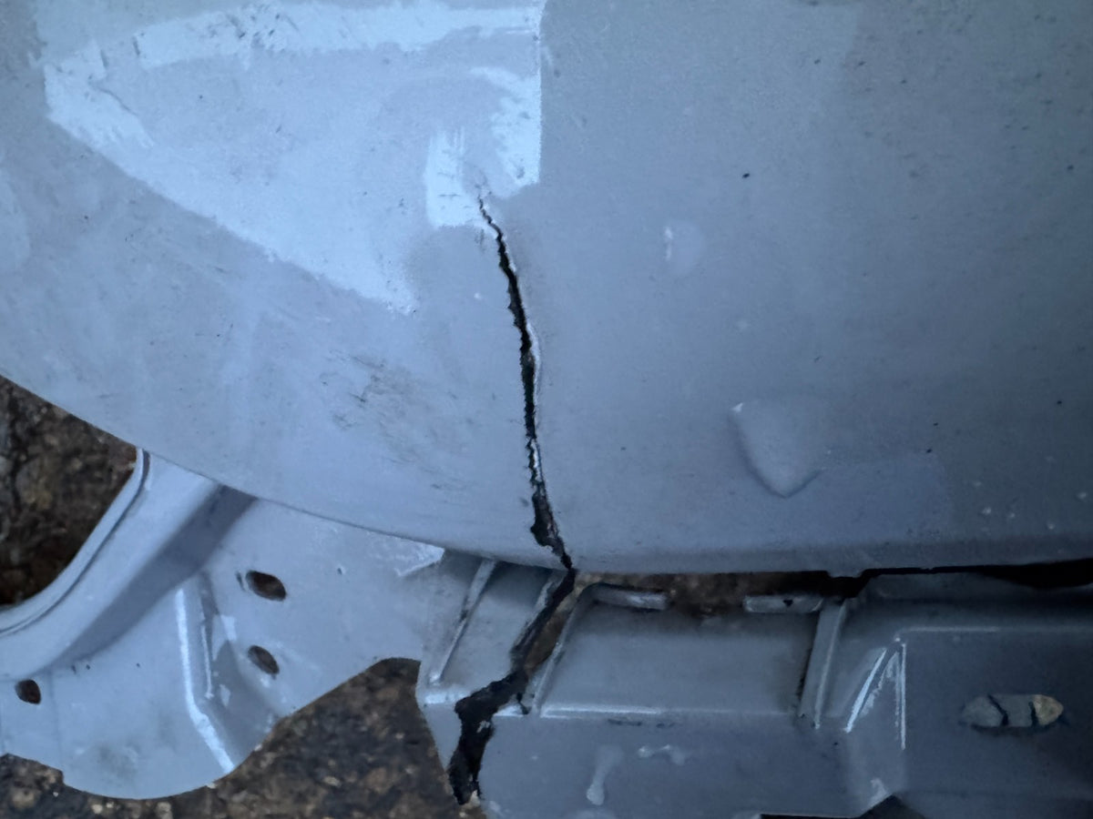 2025 Sudut Bumper Belakang & Air Duct OEM Lotus Eletre 8897057281 RUSAK