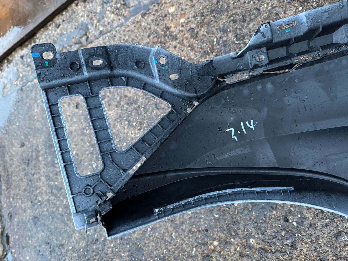 2025 Sudut Bumper Belakang & Air Duct OEM Lotus Eletre 8897057281 RUSAK