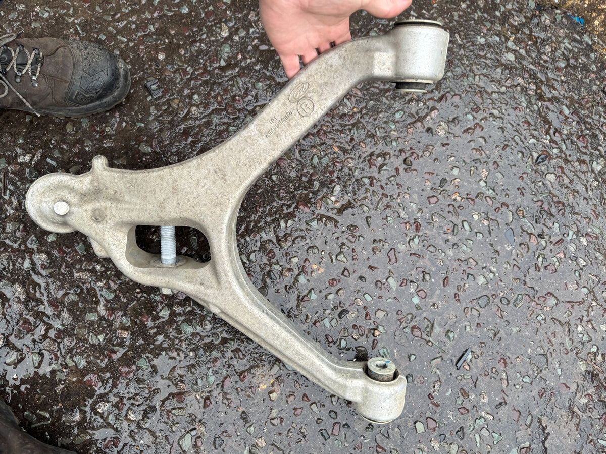 Ford Ranger Raptor Next-Gen 2022-25 LOWER CONTROL ARM RH (Kanan) MB3Z3078C