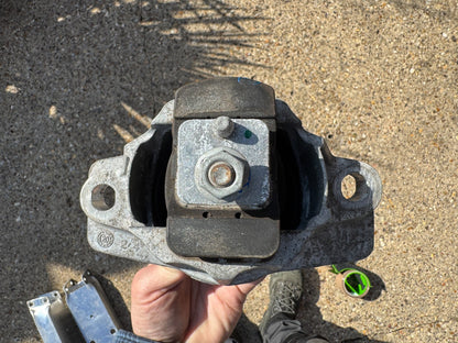 JAGUAR F PACE DIESEL ENGINE MOUNT BRACKET JK836A002GB EXCELLENT NEXT DAY DELIVER