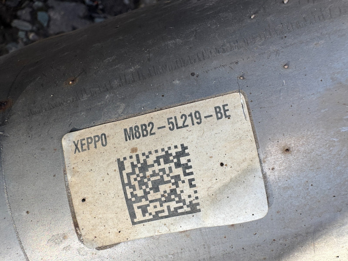 2024 LAND ROVER DEFENDER L663 觸媒轉換器 排氣管 M8B2-5L219-BE