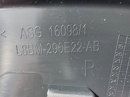 BARU Tulen Land Rover Defender 20+ Trim Arka Roda Kanan Belakang L8BM290E22AB