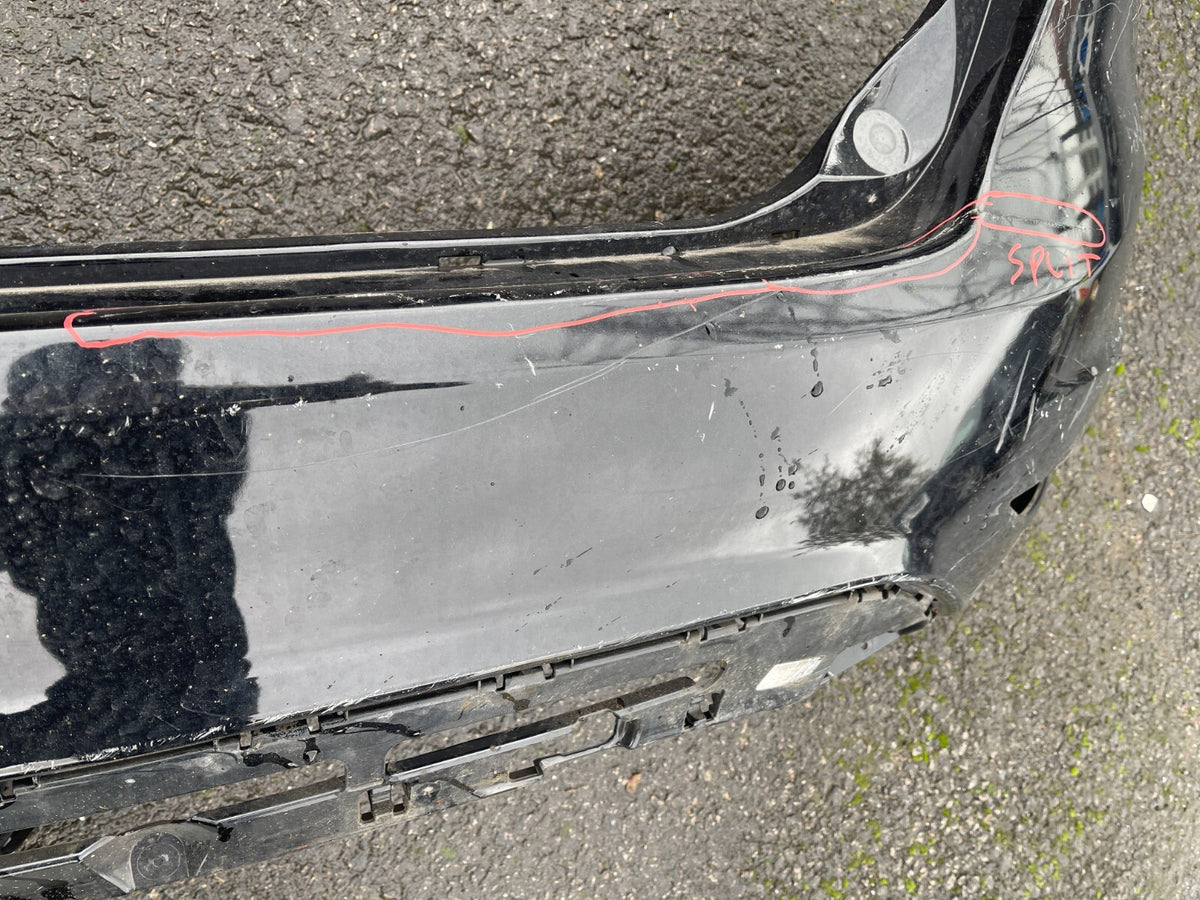 กันชนหลัง FORD FIESTA 2009 - 2017 แท้ PN:8A6117906, 8A6117K823 มีรอยฉีกขาด