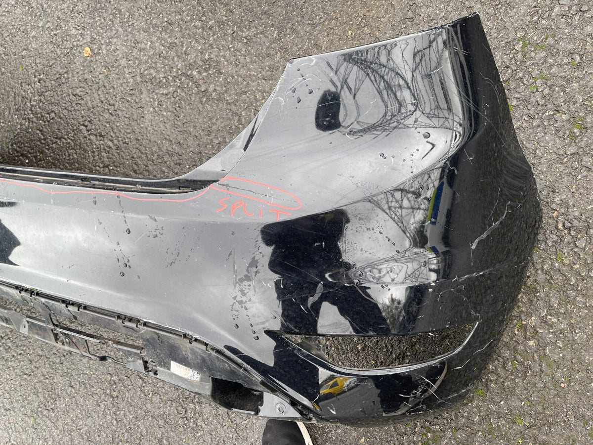 กันชนหลัง FORD FIESTA 2009 - 2017 แท้ PN:8A6117906, 8A6117K823 มีรอยฉีกขาด
