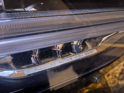 Sepasang Lampu Depan Volvo SV90 Kanta Retak 32342467 32342466 FULL LED Active