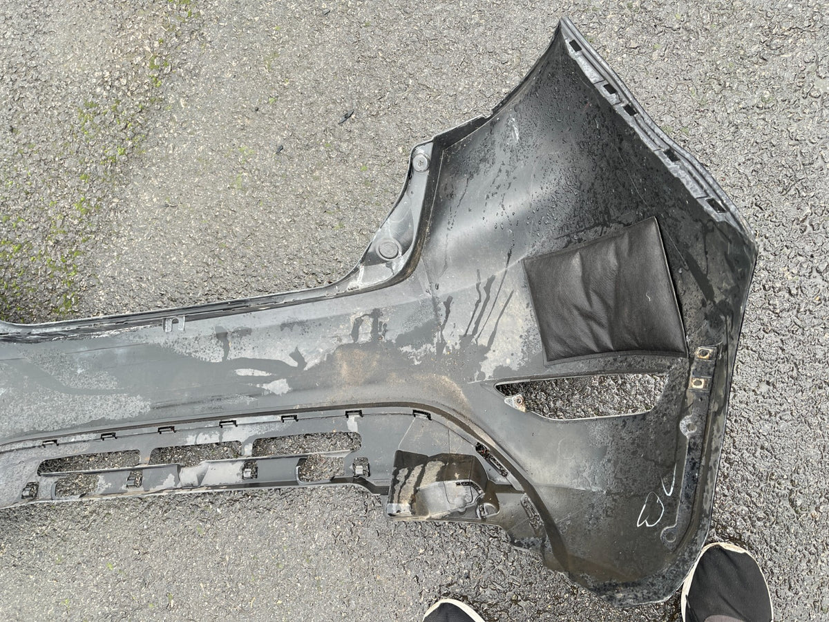 กันชนหลัง FORD FIESTA 2009 - 2017 แท้ PN:8A6117906, 8A6117K823 มีรอยฉีกขาด