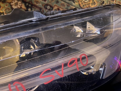 Sepasang Lampu Depan Volvo SV90 Kanta Retak 32342467 32342466 FULL LED Active