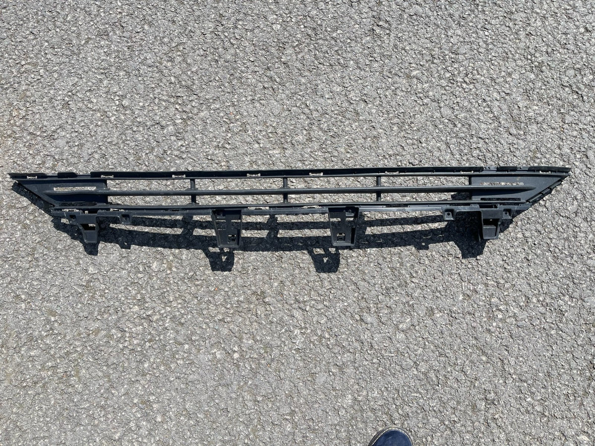 Middle buffer grill Volvo v90 ii s90 ii S26656433918 32345376
