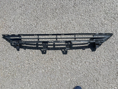 Middle buffer grill Volvo v90 ii s90 ii S26656433918 32345376