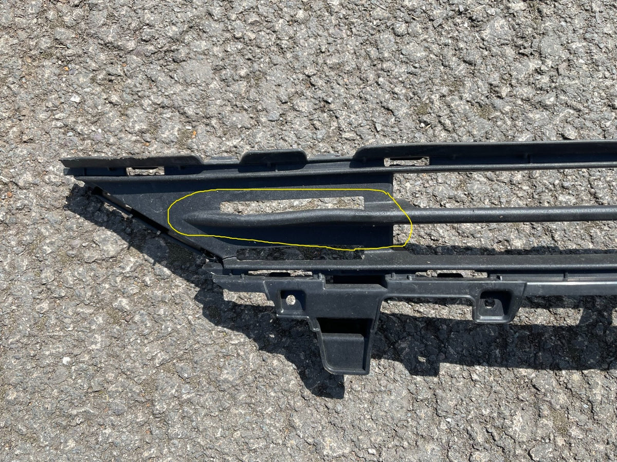 Middle buffer grill Volvo v90 ii s90 ii S26656433918 32345376