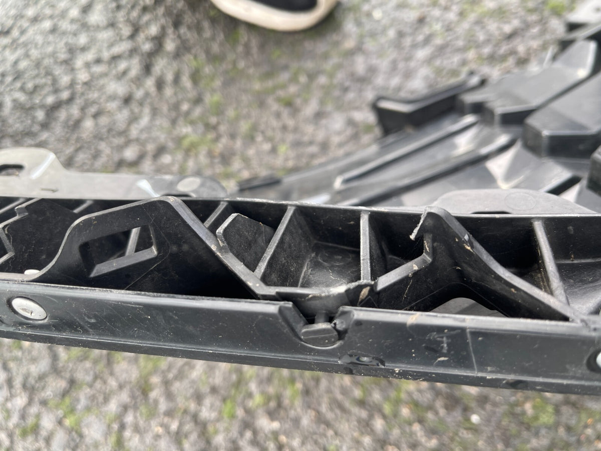 86390R2000 Hyundai / KIA NQ5e ABDECKUNG KÜHLERGRILL OBEN UND UNTEN