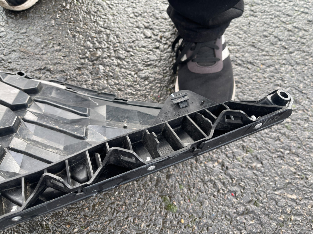86390R2000 Hyundai / KIA NQ5e ABDECKUNG KÜHLERGRILL OBEN UND UNTEN