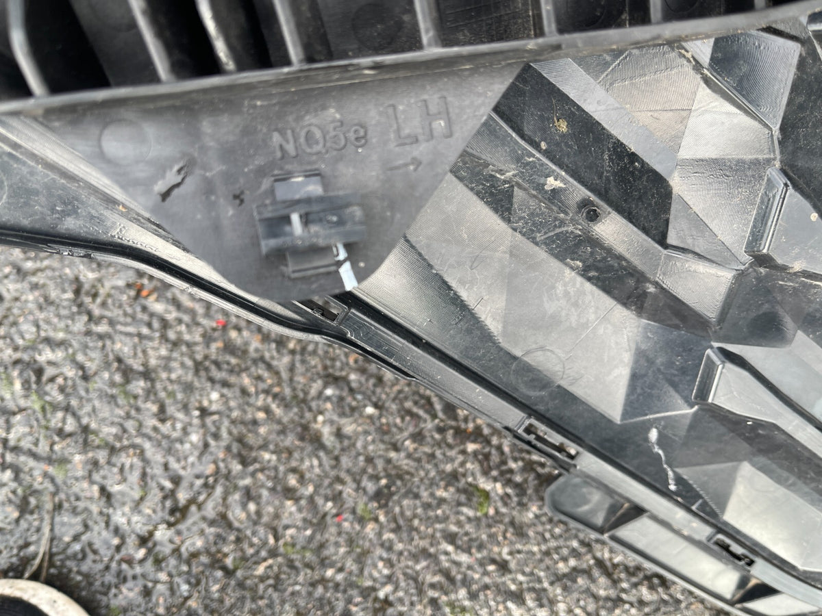 86390R2000 Hyundai / KIA NQ5e ABDECKUNG KÜHLERGRILL OBEN UND UNTEN