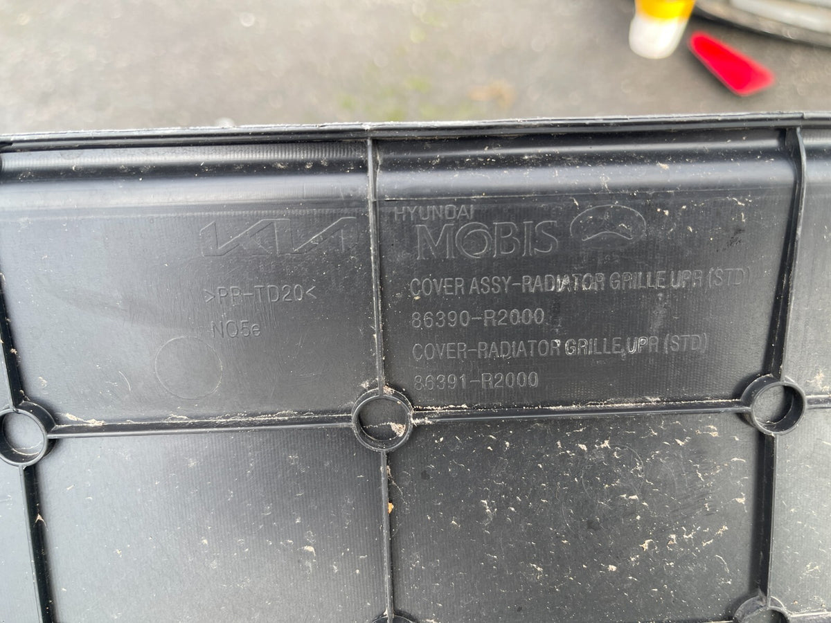 86390R2000 Hyundai / KIA NQ5e ABDECKUNG KÜHLERGRILL OBEN UND UNTEN
