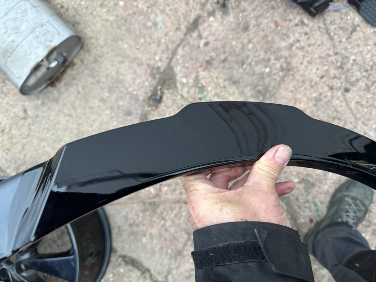 LAND ROVER DISCOVERY L550 2024 WHEEL ARCH TRIM RLH | LK72290E23A NO PDC