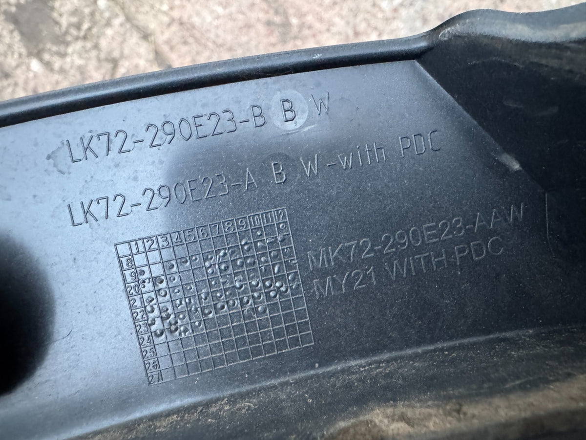 LAND ROVER DISCOVERY L550 2024 WHEEL ARCH TRIM RLH | LK72290E23A NO PDC