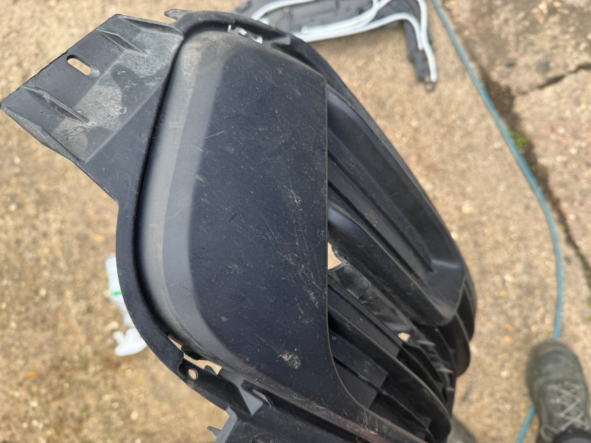 PEUGEOT 308 2017-2020 LEFT SIDE LOWER GRILL P/N:99894479