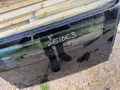 2024 Land Rover Defender One Section Roof Glass Bonded to Frame