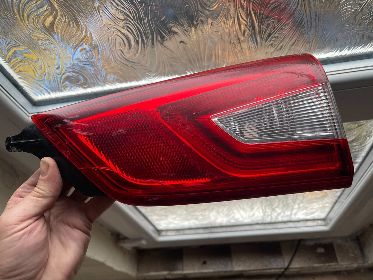 NISSAN QASHQAI J11 2014-2017 Right Rear Light Tail Lamp CRACKED LENS