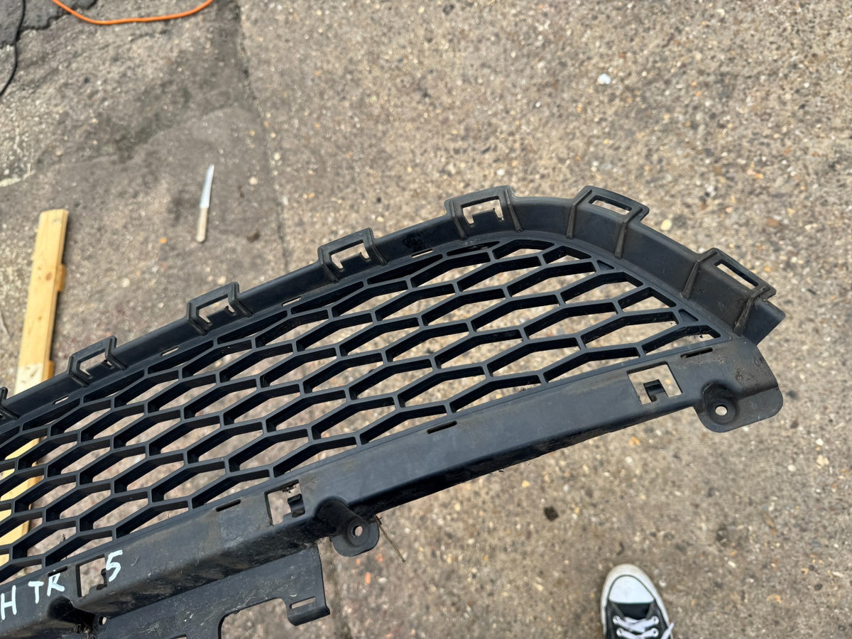GENUINE Land Rover Discovery Sport lower bumper grille L550 2018 fk7217k945