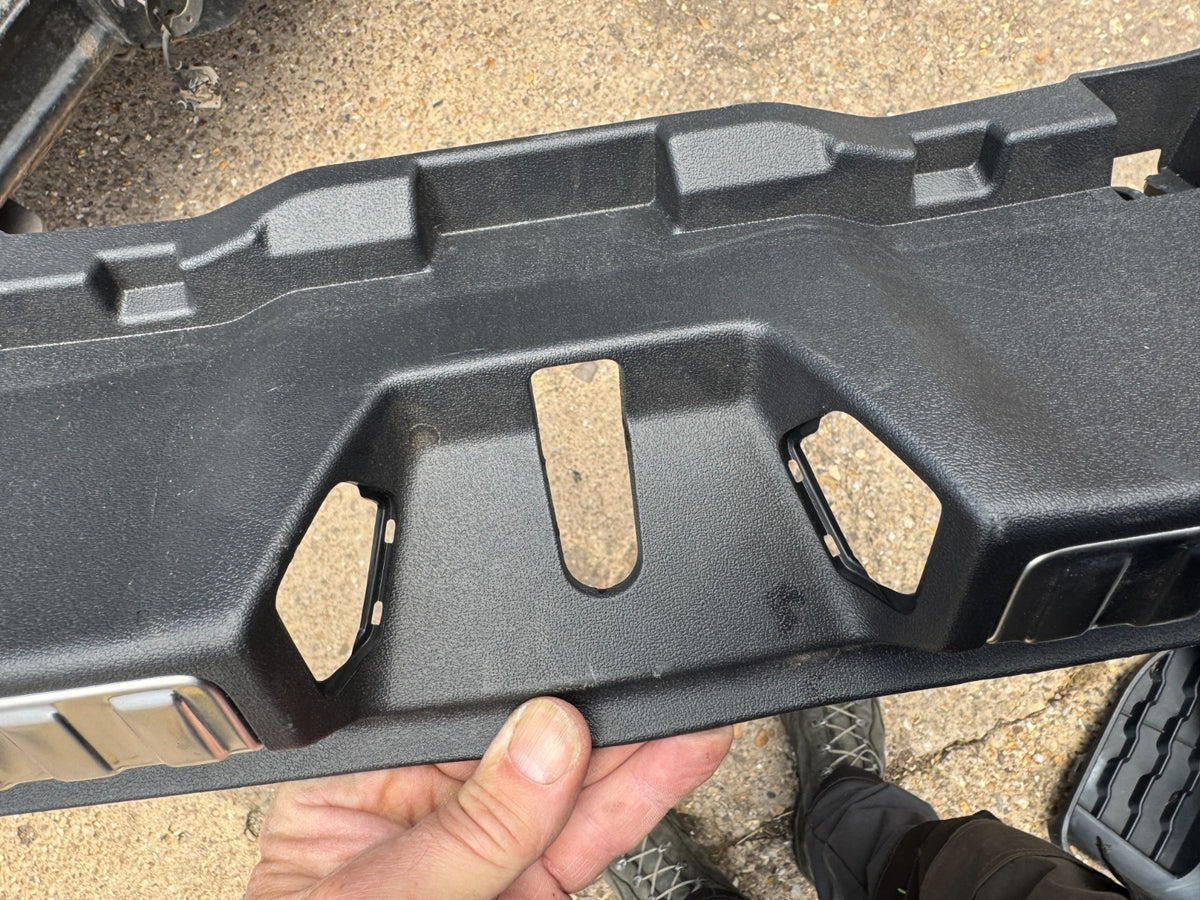 Audi A5 2025 Centre Trunk boot sill cover protection 8B9863471