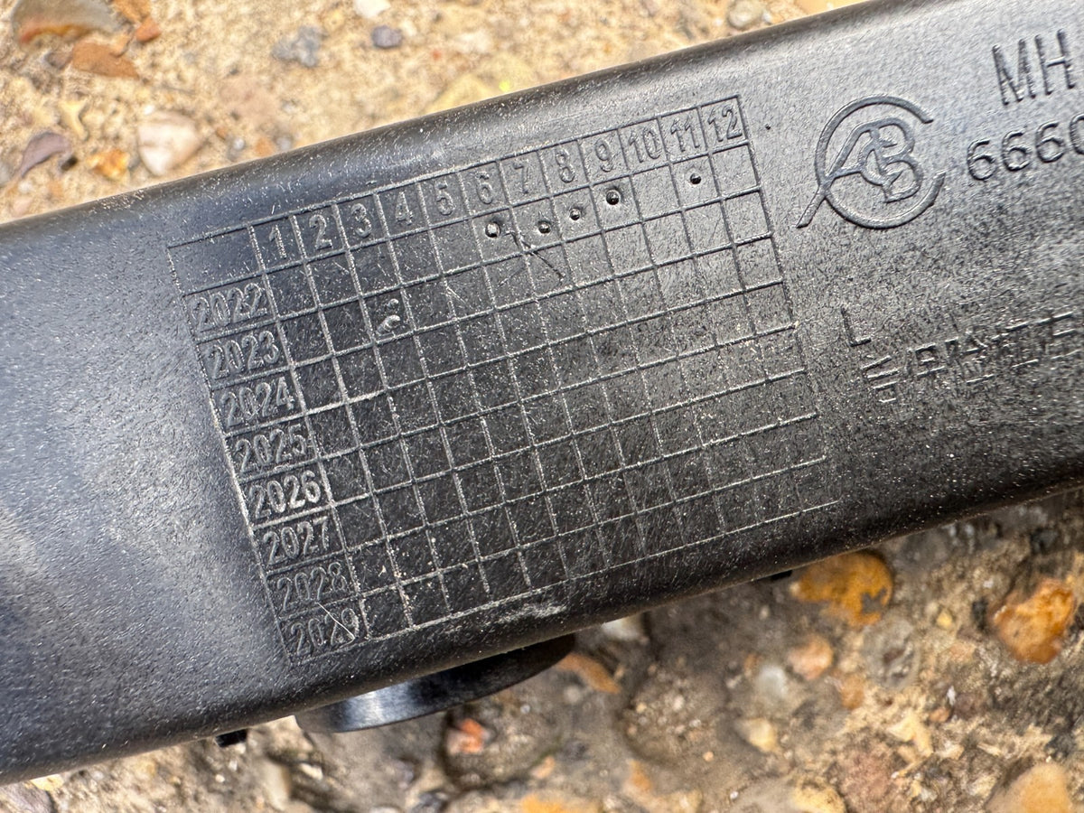 8890512186 unknown ?bumper? bracket