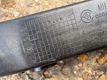 8890512186 unknown ?bumper? bracket