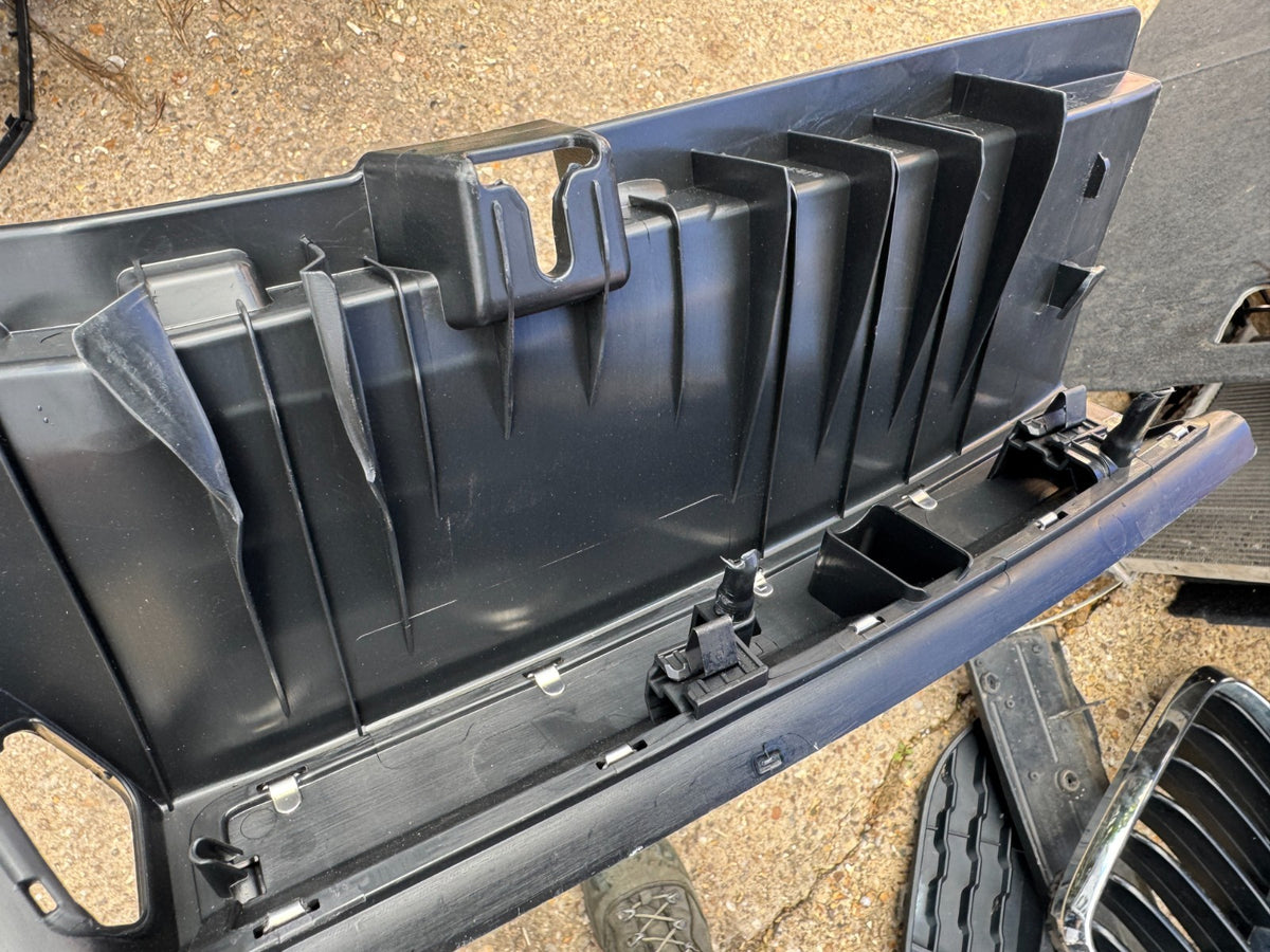 Audi A5 2025 Centre Trunk boot sill cover protection 8B9863471
