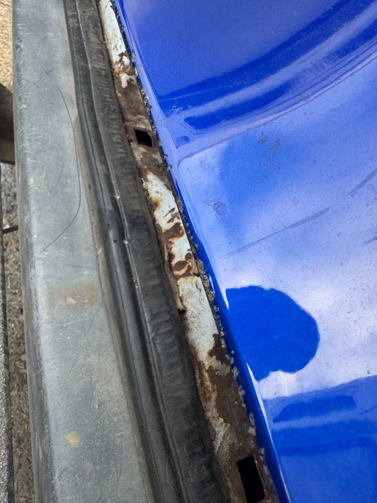 2023 Jaguar F-Pace 15-24 Red Tailgate Bare MK8340010 Scratched, small dent