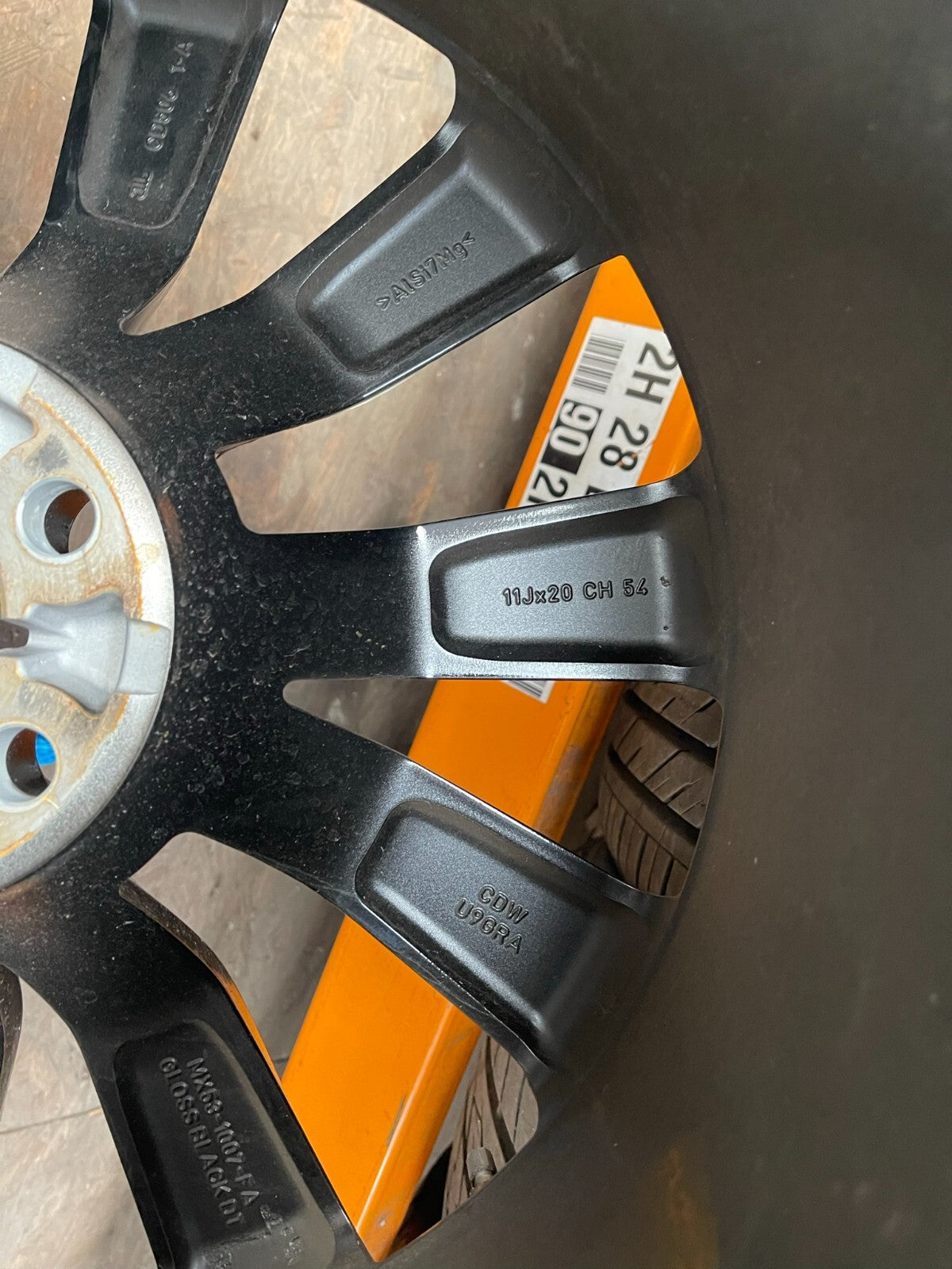 2022 Jaguar F Type 20" Velg Racing Belakang Diamond Turned MX531007FA